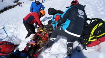 Uludağ&rsquo;da &ccedil;ığ arama kurtarma tatbikatı ger&ccedil;ekleşti

