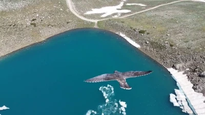 Uludağ&rsquo;ın buzul g&ouml;lleri taştı: Yaz ortasında kutup manzaraları
