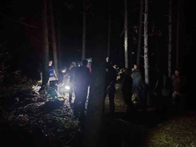 Uluslararası Dağ Günü’nde 25 kişilik grup ile 12 kilometrelik gece yürüyüşü
