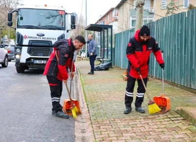 &Uuml;mraniye Belediyesinin temizlik &ccedil;alışmaları aralıksız devam ediyor
