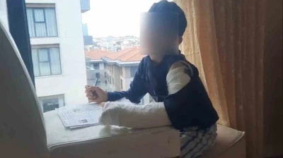 &Uuml;mraniye&rsquo;de akran zorbalığı iddiası: &Ccedil;elme takılan &ouml;ğrencinin kolu kırıldı, okul y&ouml;netimi ambulans &ccedil;ağırmadı
