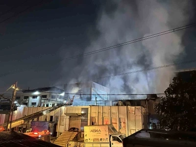 Ümraniye’de fabrikadaki yangın kontrol altına alındı
