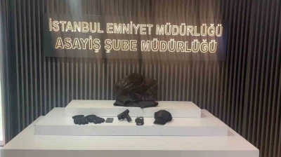 &Uuml;mraniye&rsquo;de park halindeki aracı silah zoruyla gasp eden ş&uuml;pheli tutuklandı
