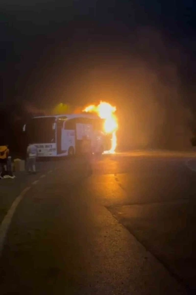 Ümraniye’de şehirler arası yolcu otobüsünde yangın

