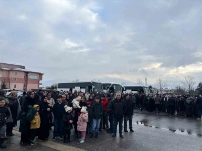 Umre kafilesi dualarla uğurlandı
