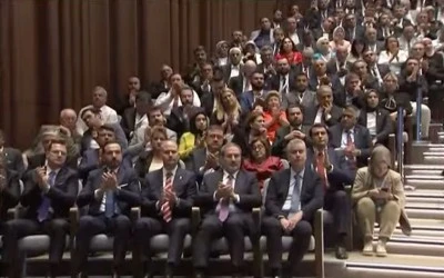 Umut Yılmaz, AK Parti Genel Merkezinde Fatma Şahin’le Yan Yana Görüntülendi