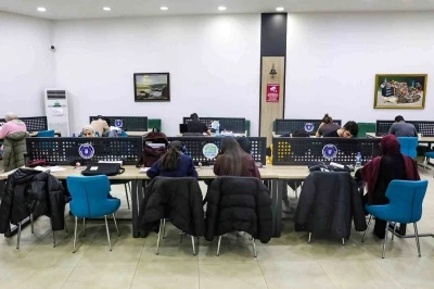 &Uuml;niversite adayları i&ccedil;in deneme sınavı
