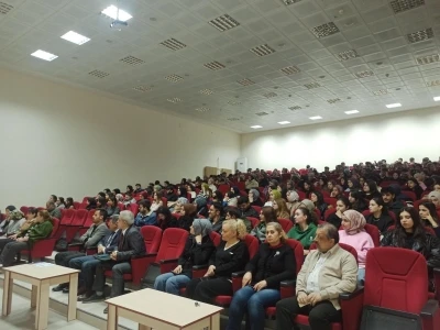 &Uuml;niversite &ouml;ğrencilerine &rsquo;kadına y&ouml;nelik şiddetle m&uuml;cadele&rsquo; semineri
