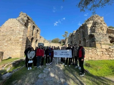 &Uuml;niversite &ouml;ğrencilerine k&uuml;lt&uuml;r gezisi
