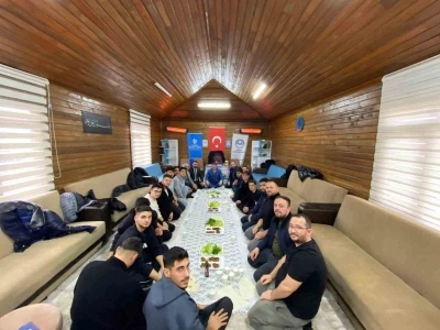 &Uuml;niversite &ouml;ğrencileriyle Ramazan &ouml;ncesi anlamlı buluşma
