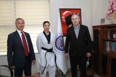 &Uuml;niversite &ouml;ğrencisinin taekwondo başarısı
