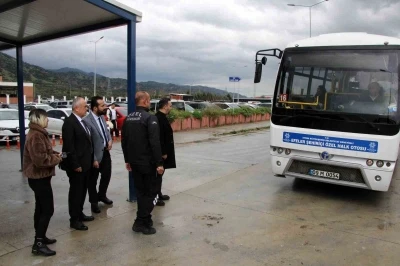 &Uuml;niversitedeki yol hasarı yerinde incelendi
