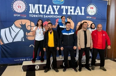 &Uuml;niversiteler arası Muaythai Şampiyonasında Manisalı sporculardan 3 madalya
