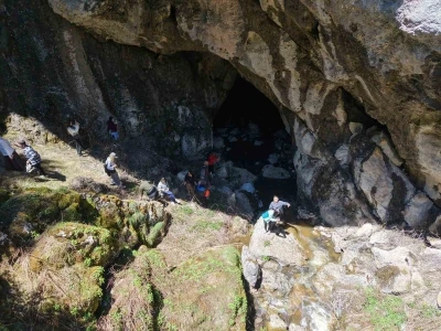 &Uuml;niversiteli gen&ccedil;lere, 19 Mayıs&rsquo;ta kilometrelerce y&uuml;r&uuml;d&uuml;kten sonra G&ouml;ce &ccedil;orbası ikram edildi
