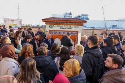 &Uuml;niversitelilerin final stresine sıcak bir mola: Başkan Kavuş&rsquo;tan gen&ccedil;lere &ccedil;orba ikramı
