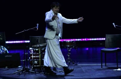 &Uuml;nl&uuml; Bosnalı besteci Bregovic Ankaralıları coşturdu
