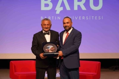 &Uuml;nl&uuml; sa&ccedil; stilisti &uuml;niversite &ouml;ğrencileriyle buluştu
