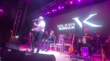 &Uuml;nl&uuml; sanat&ccedil;ı Marmaris&rsquo;te kulakların pasını sildi
