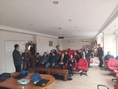 &Uuml;reticiler tarımsal risklere karşı bilgilendirildi
