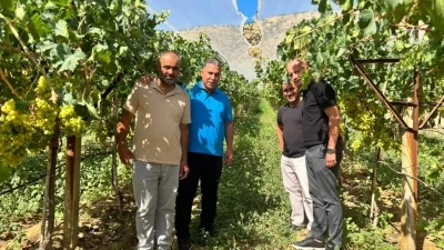 &Uuml;reticinin hasat heyecanına ortak oldular
