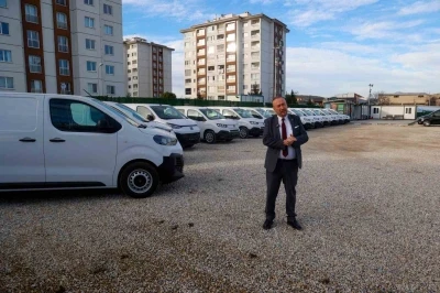 Uşak Belediyesi 14 tane yeni hizmet aracını b&uuml;nyesine katarak ara&ccedil; filosunu genişletti
