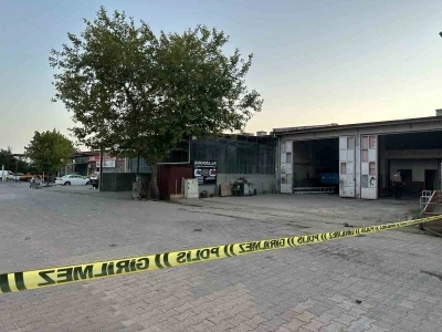 Uşak&rsquo;ta iki esnaf arasındaki tartışma silahlı kavgaya d&ouml;n&uuml;şt&uuml;: 13 yaralı
