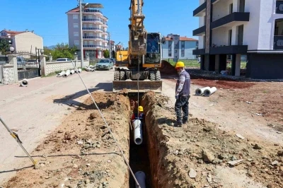 Uşak&rsquo;ta kilit parke ve altyapı &ccedil;alışmaları hız kesmeden s&uuml;r&uuml;yor
