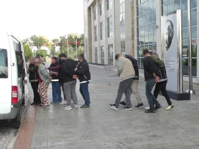 Uşak’ta uyuşturucu operasyonunda 7 kişi tutuklandı
