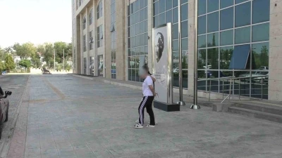 Uşak’ta yolcu otobüsünde 28 bin sentetik ecza ele geçirildi
