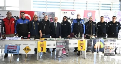 Uşak &Uuml;niversitesi Kariyer G&uuml;n&uuml;&rsquo;25 &ouml;ğrencileri profesyonellerle buluşturdu
