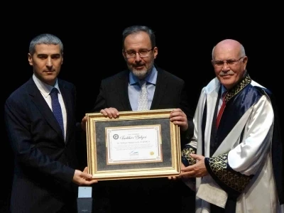 Uşak Üniversitesinde 2025-2026 akademik yılı törenle başladı
