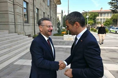 Uşak Valisi’nden Eskişehir Valiliği’ne ziyaret
