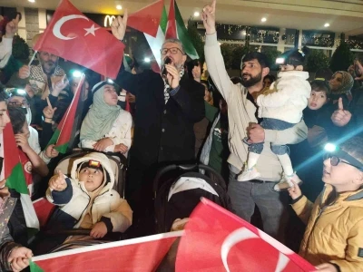 &Uuml;sk&uuml;dar&rsquo;da fast-food zincirini boykot 200&rsquo;&uuml;nc&uuml; g&uuml;n&uuml;ne ulaştı
