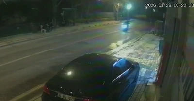 &Uuml;sk&uuml;dar&rsquo;da trafikteki tartışma kurşunlamayla bitti: 3 silahlı saldırgan tutuklandı
