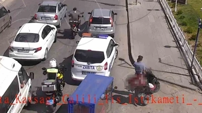 Uyanık kurye polisten kaçtı, diğer motosikletlinin faturası ağır oldu

