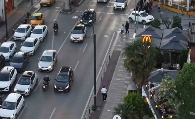 Uyanık motorcu ekiplerden ka&ccedil;amadı
