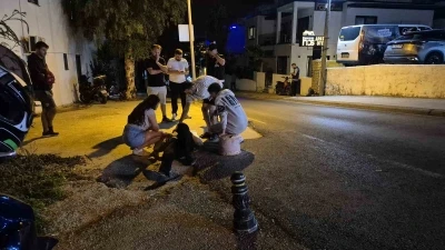 Uygulamadan ka&ccedil;arken polisi ve motosikletliyi yaraladı
