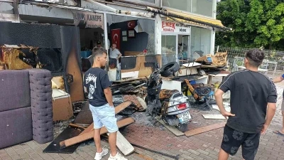 Uyurken camın patlama sesine uyandı, ihbarla iş yerini k&uuml;le d&ouml;nmekten kurtardı
