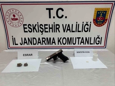 Uyuşturucu bulunduran şahıs jandarma tarafından yakalandı
