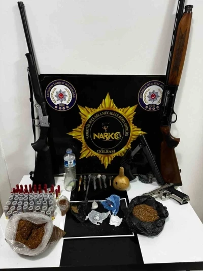 Uyuşturucu operasyonunda çok sayıda madde ve silah ele geçirildi
