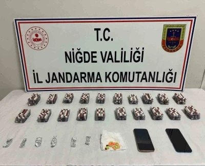 Uyuşturucu operasyonunda &ccedil;ok sayıda sentetik hap ele ge&ccedil;irildi
