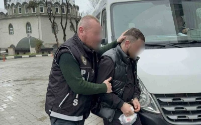 Uyuşturucu satarken su&ccedil;&uuml;st&uuml; yakalandı
