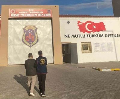 Uyuşturucu suçundan aranan şahıs yakalandı
