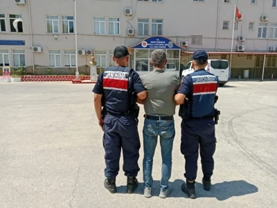 Uyuşturucu taciri jandarmadan kaçamadı
