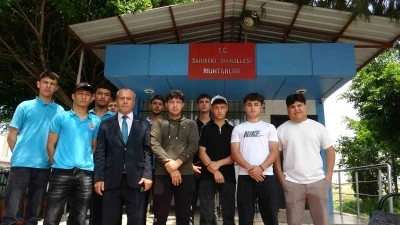 &rsquo;Uyuşturucuya hayır&rsquo; diyen muhtar ve mahallenin gen&ccedil;leri birlikte kısa film &ccedil;ekti
