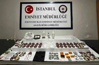 Uyuşturucuyu teybin arkasındaki d&uuml;zenekte zulalamışlar
