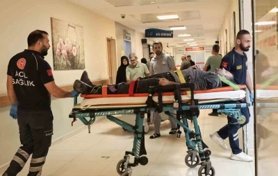 Üzerine sunta devrilen işçi yaralandı
