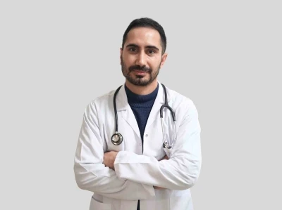 Uzm. Dr. Emin Cecen hasta kabul&uuml;ne başladı

