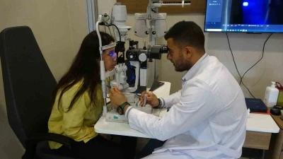 Uzman doktor uyardı: Dijital göz yorgunluğu salgına dönüşüyor
