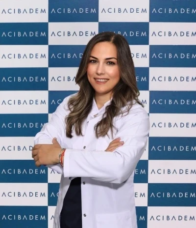 Uzmanından uyarı: "Yazın en b&uuml;y&uuml;k hata su yerine &ccedil;ay ve kahve i&ccedil;mek"

